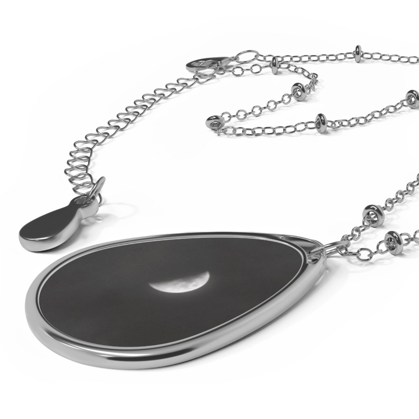 'Center Stage' | Oval Pendant Necklace