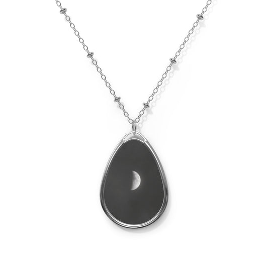 'Center Stage' | Oval Pendant Necklace